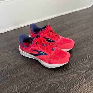 Brooks Launch 9 Running Shoes in Pink/Fuchsia/Cobalt Colorway